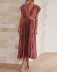 Bold Women's Dress With V-Neck And Adjustable Fit 3
