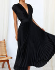 Bold Women's Dress With V-Neck And Adjustable Fit 7