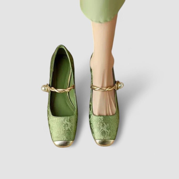 Charming Women's Shoes With Block Heel Design 2