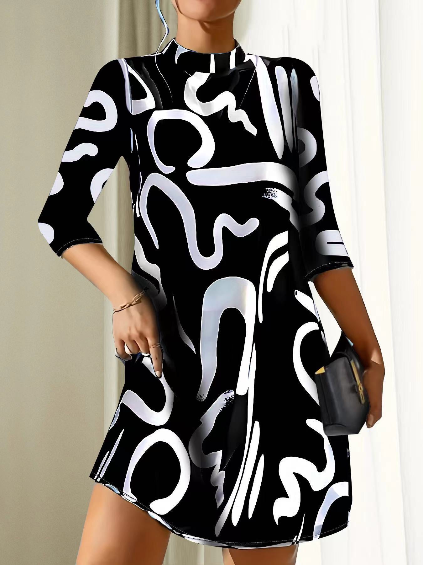 Chic Summer Dress With Trendy Print Design 0