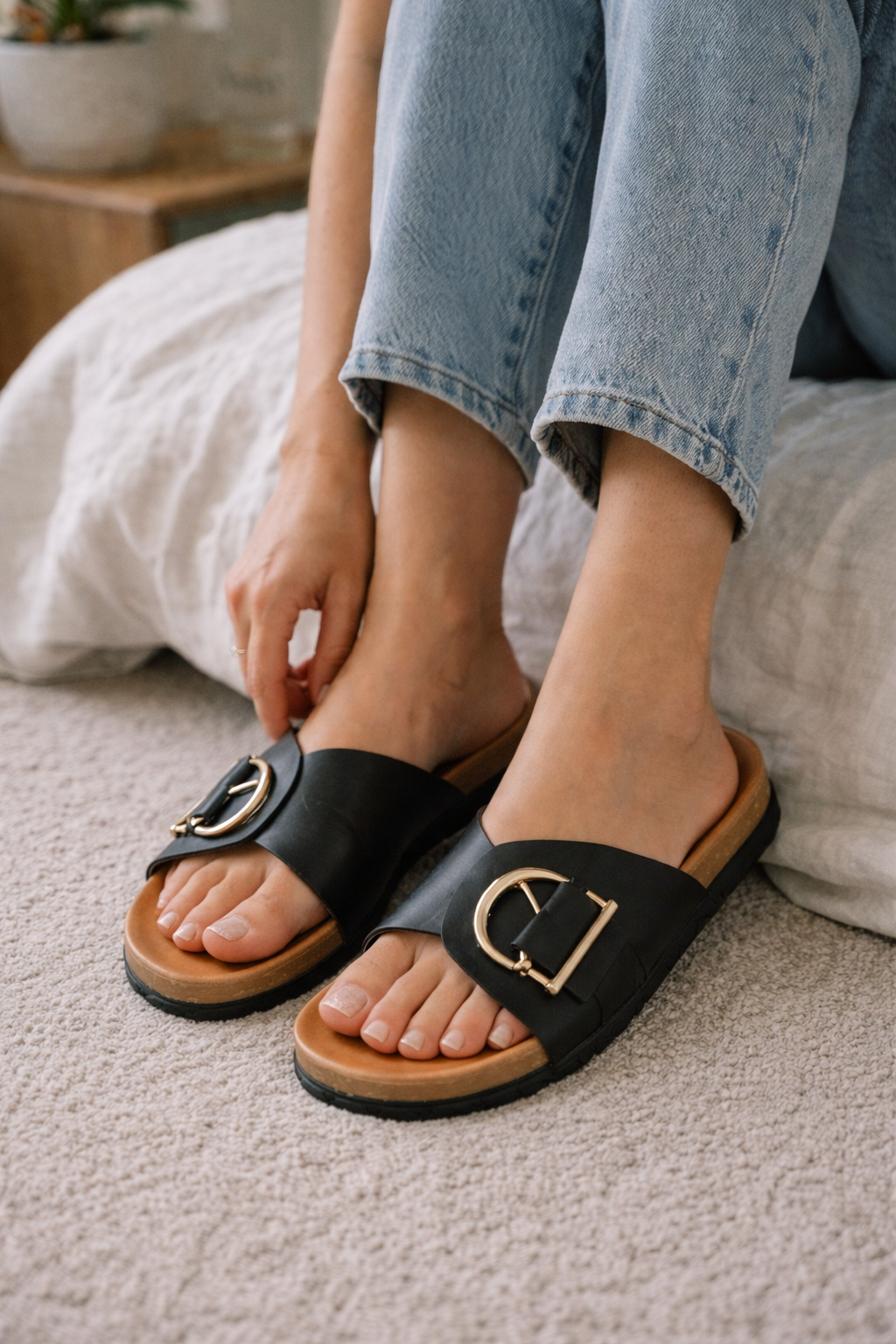 Chic Women's Mules With Wide Crossover Strap 1
