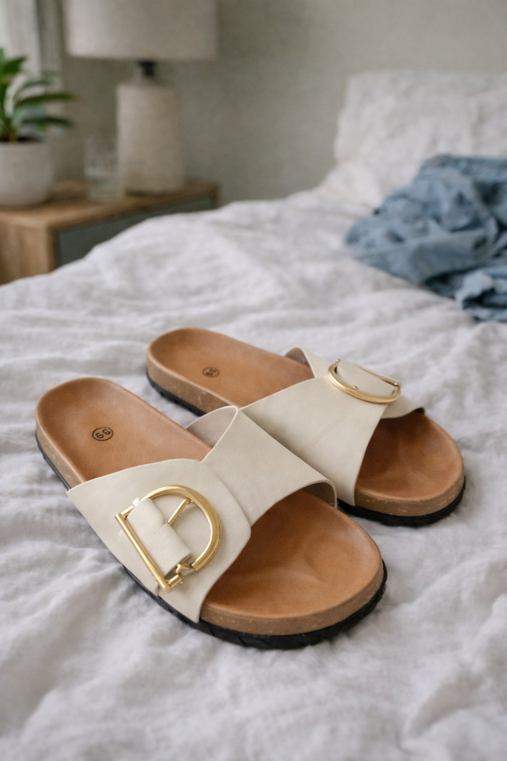 Chic Women's Mules With Wide Crossover Strap 3