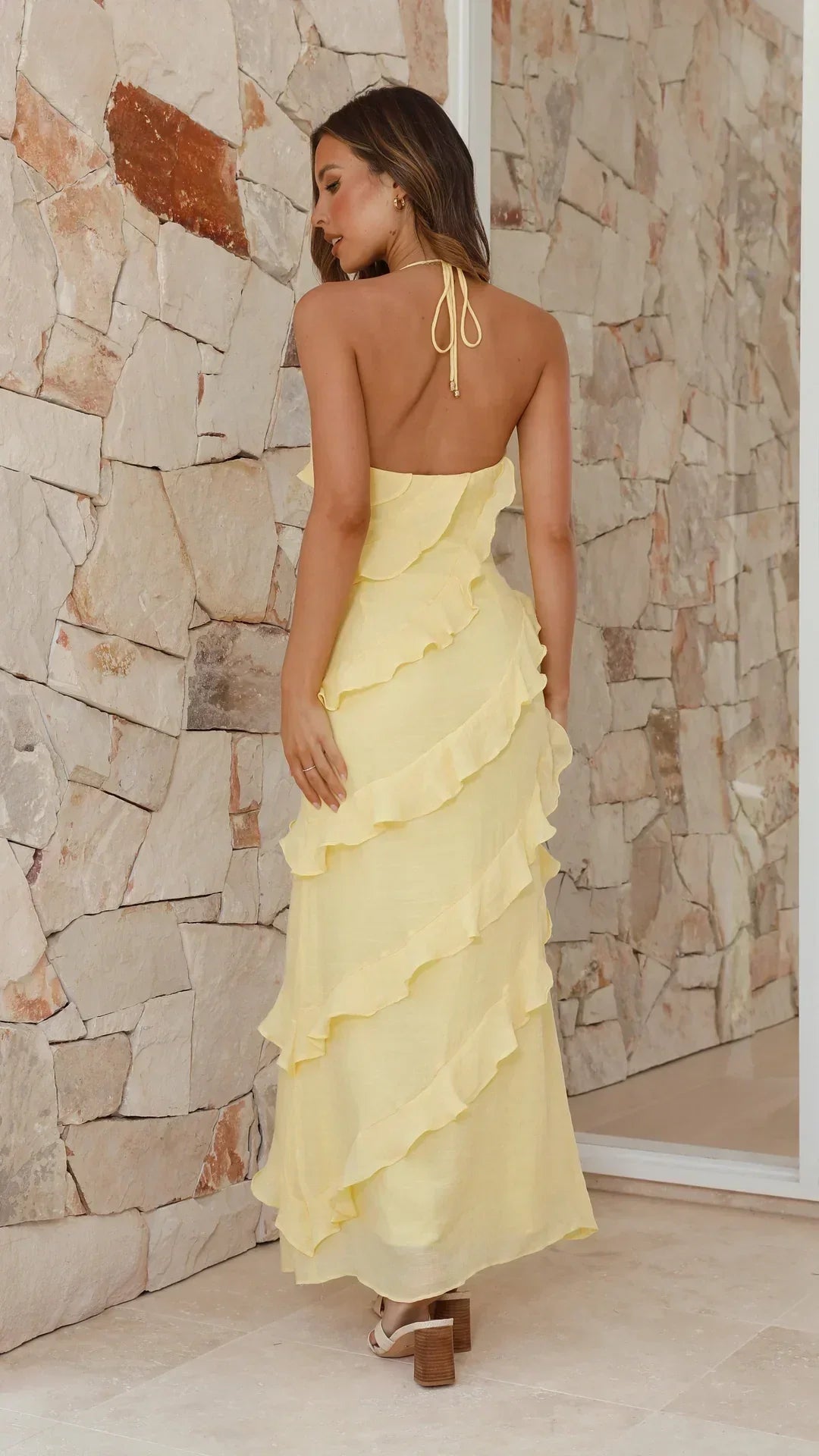 Elegant Maxi Dress With Ruffle Halter Neck 1