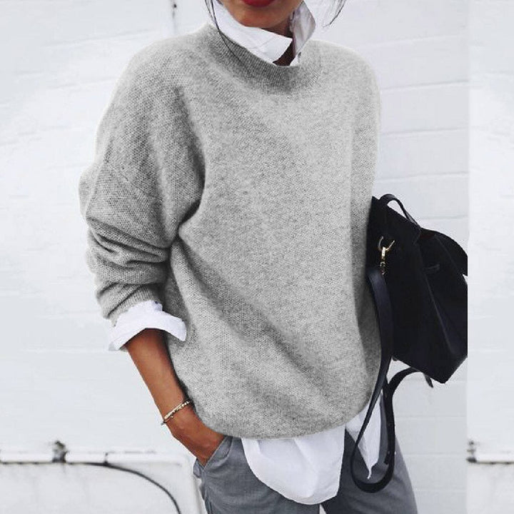 Women's grey cashmere jumper with classic crew neck