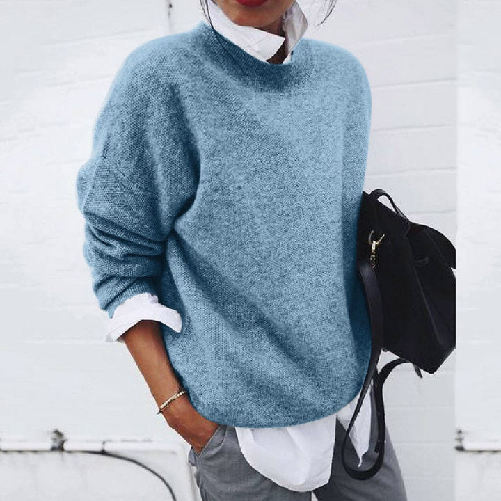 Women's grey cashmere jumper with classic crew neck