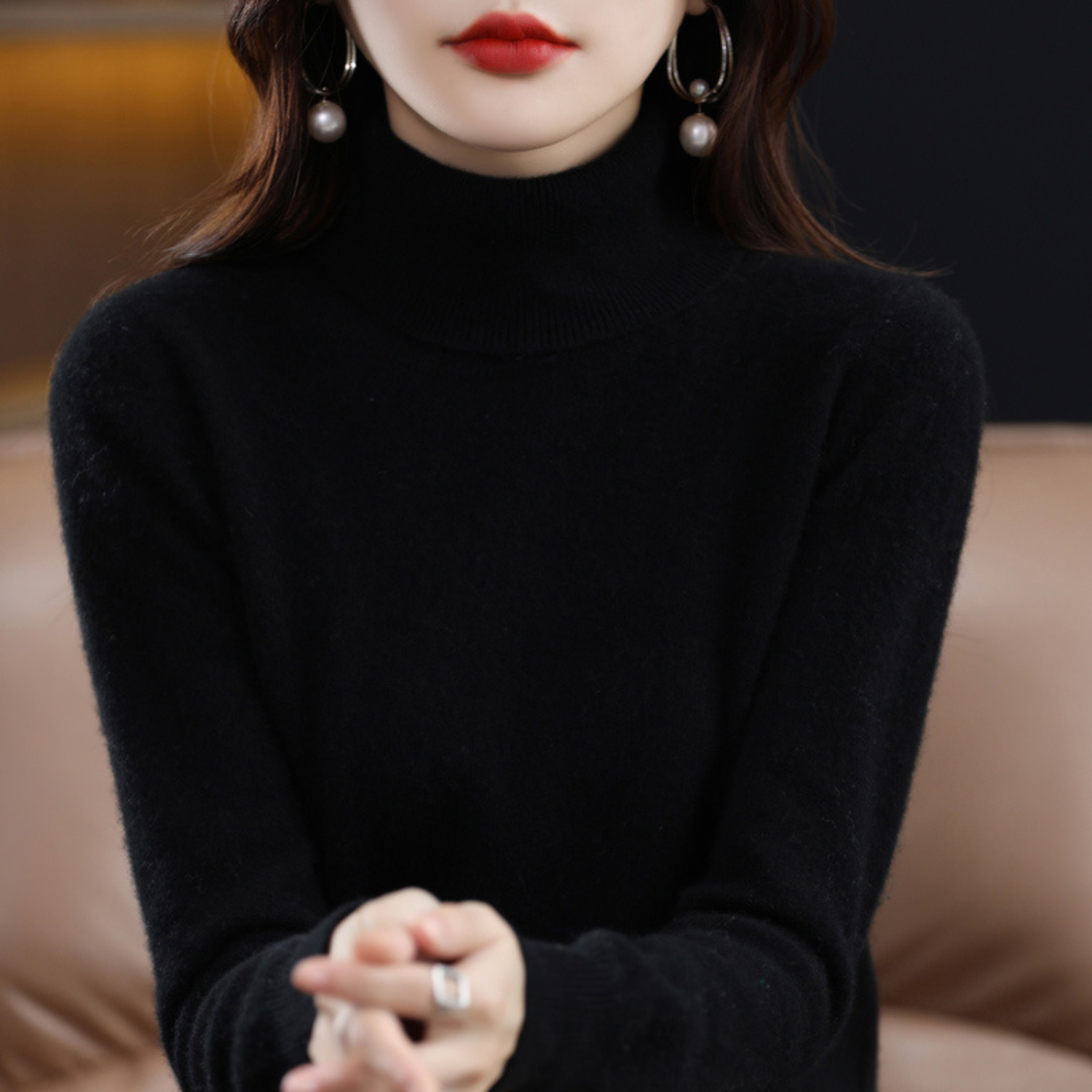 Women's black cashmere turtleneck jumper
