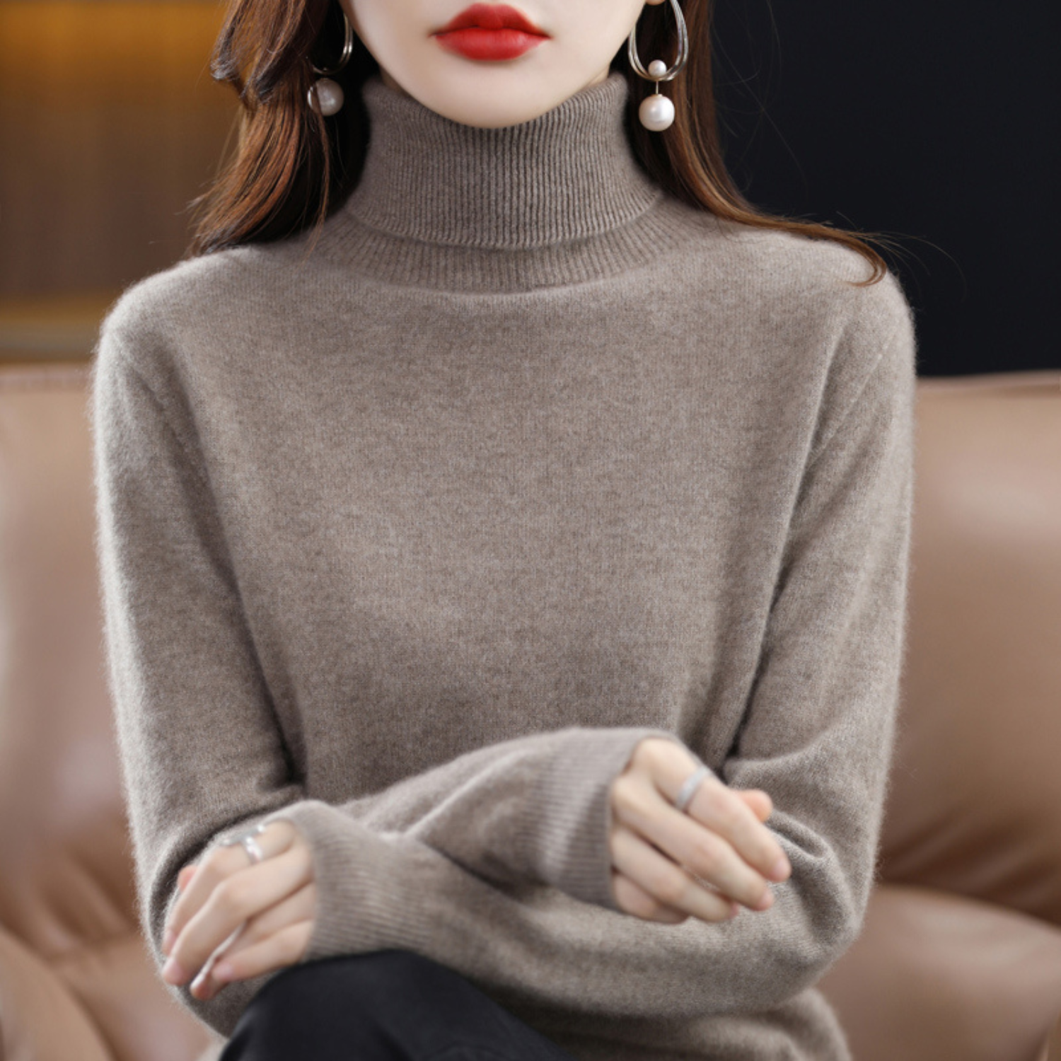 Women's black cashmere turtleneck jumper