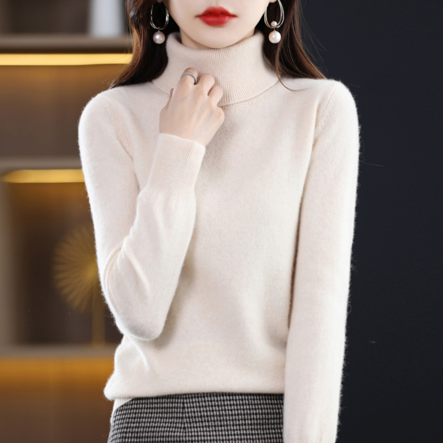 Women's black cashmere turtleneck jumper