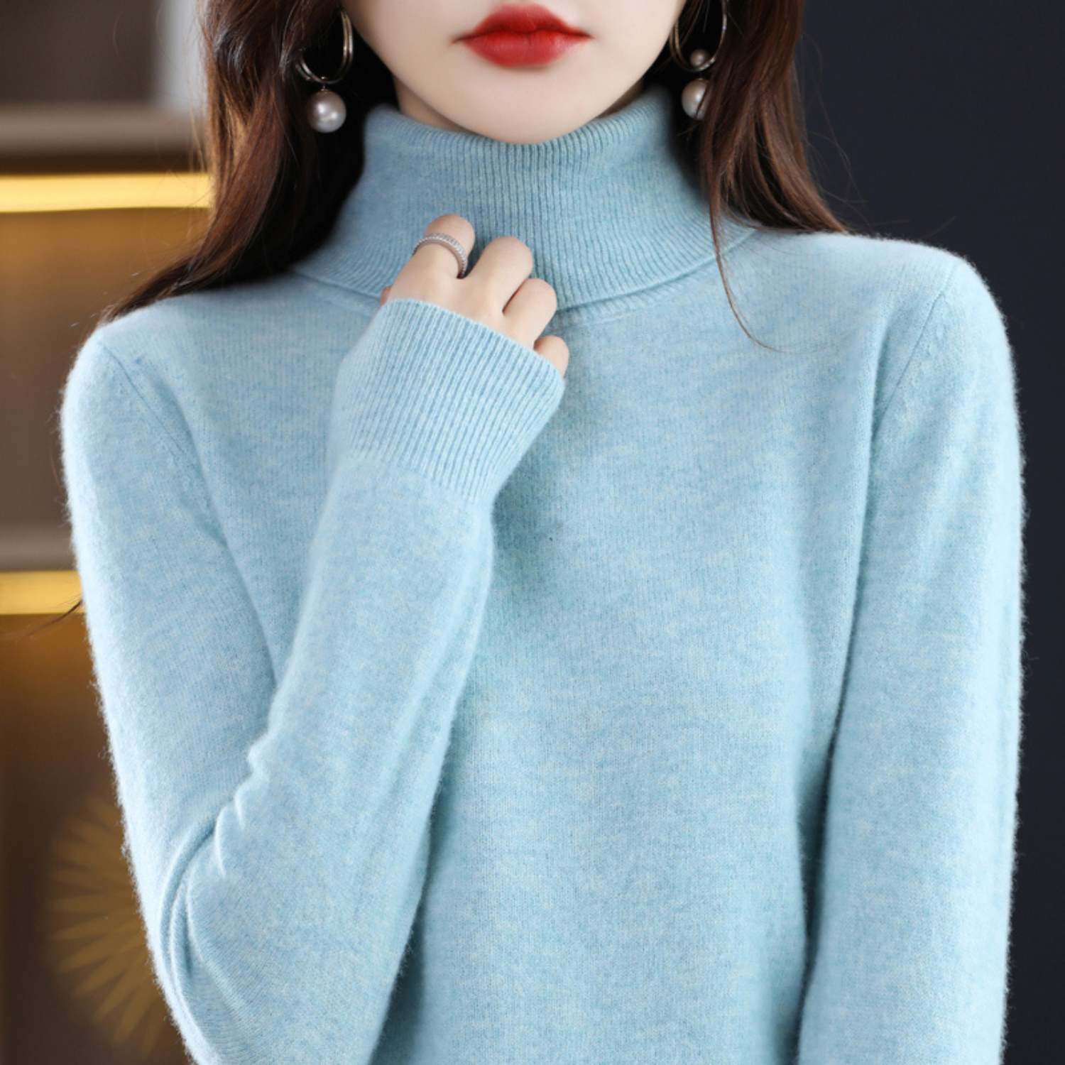 Women's black cashmere turtleneck jumper