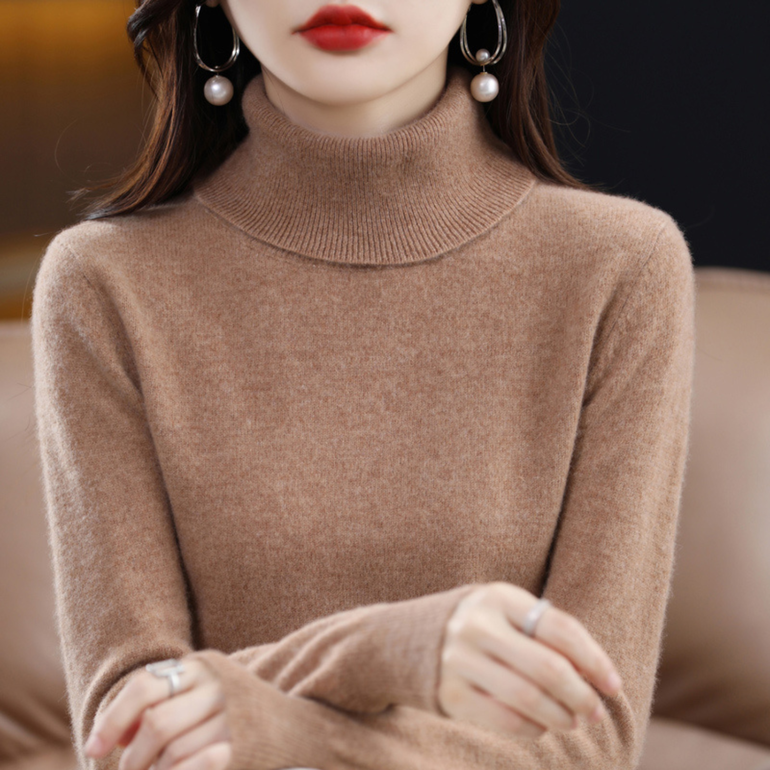 Women's black cashmere turtleneck jumper
