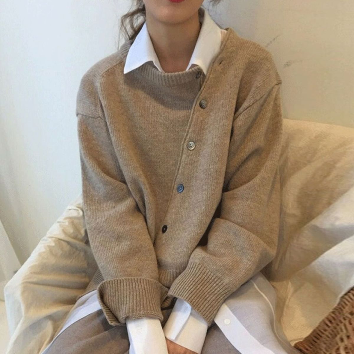 Women's brown cashmere jumper with soft knit