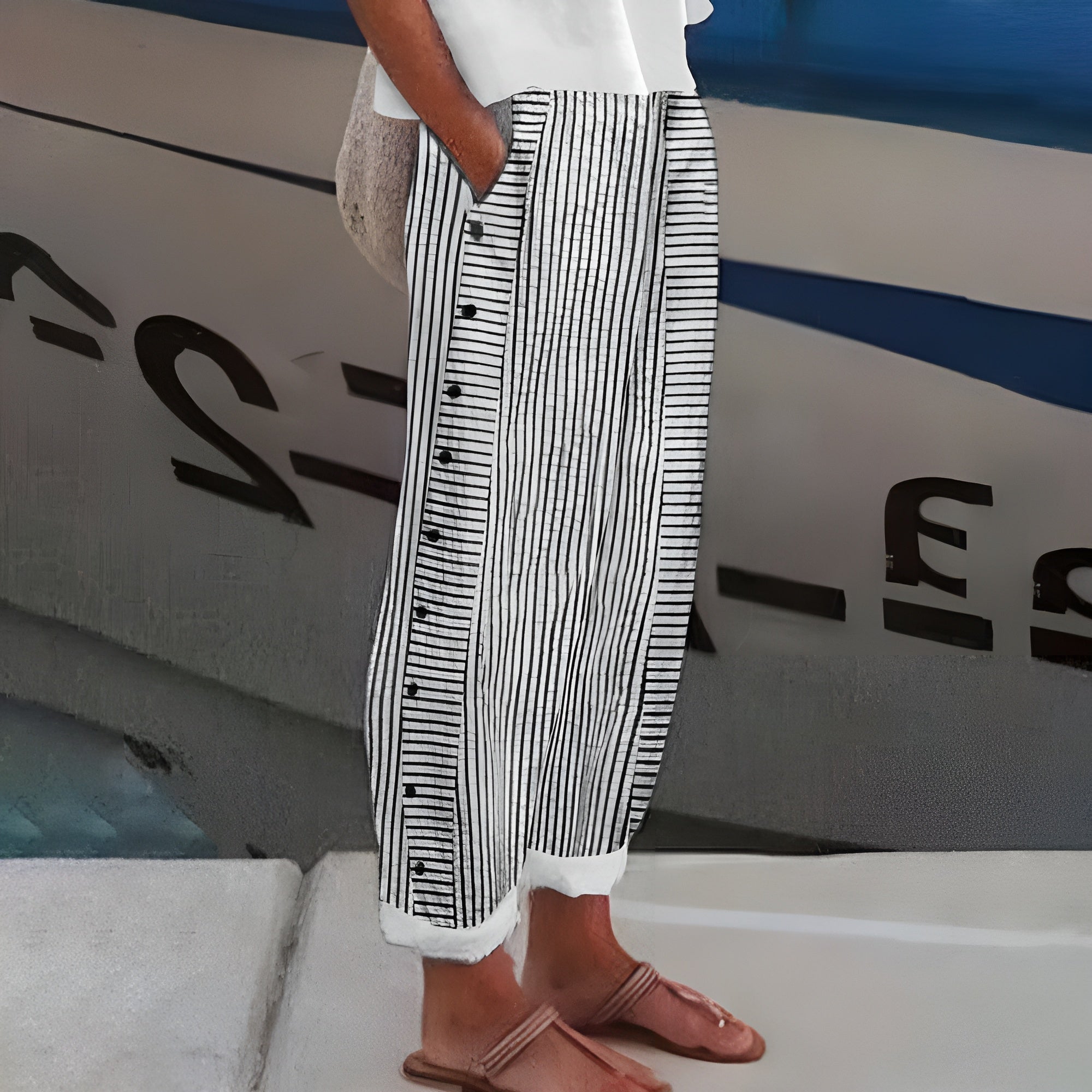 Modern Women's Pants with Side Pockets, Relaxed Fit 1