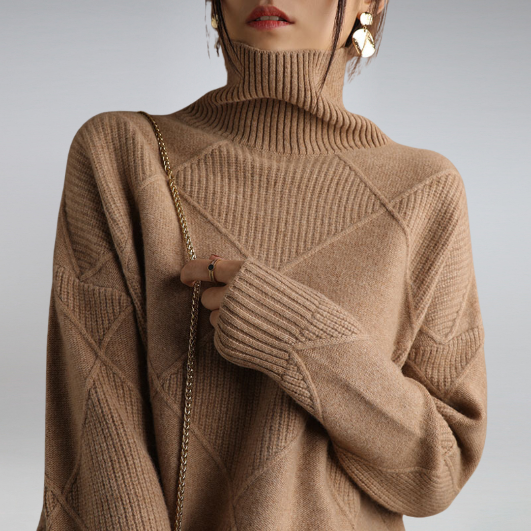 Women's cashmere turtleneck jumper in beige, cashmere and wool blend, elegant winter knitwear