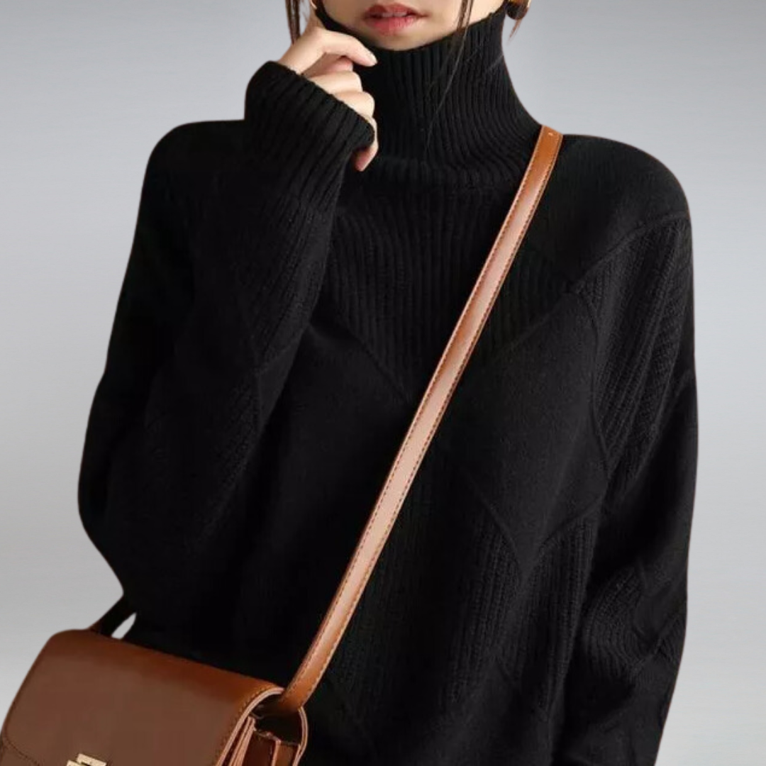 Women's cashmere turtleneck jumper in beige, cashmere and wool blend, elegant winter knitwear
